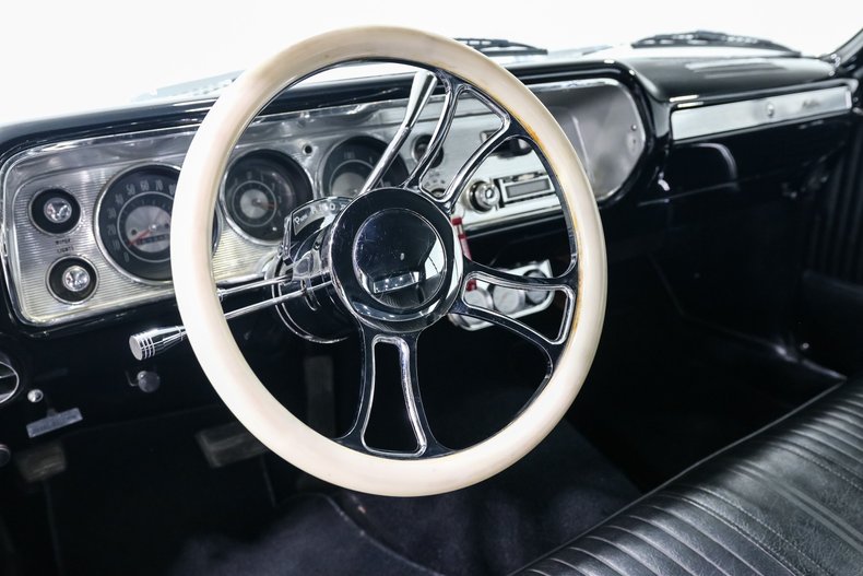 Chevrolet-Malibu-1964-White-Black-2