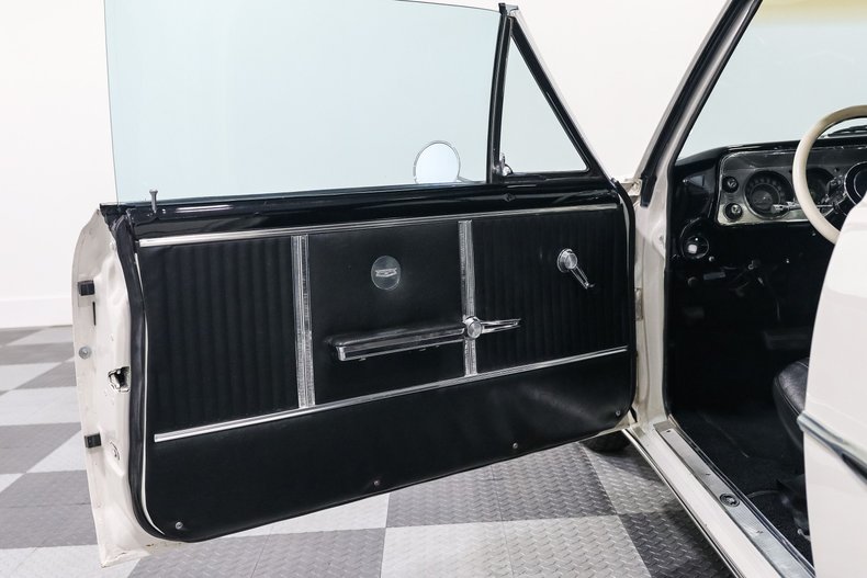 Chevrolet-Malibu-1964-White-Black-27