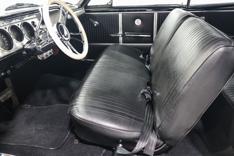 Chevrolet-Malibu-1964-White-Black-28