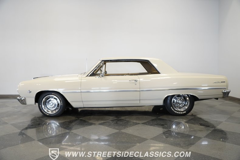 Chevrolet-Malibu-1965-Cameo-Beige-Medium-Saddle-23