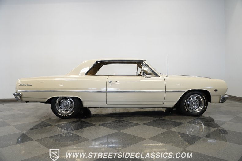 Chevrolet-Malibu-1965-Cameo-Beige-Medium-Saddle-30