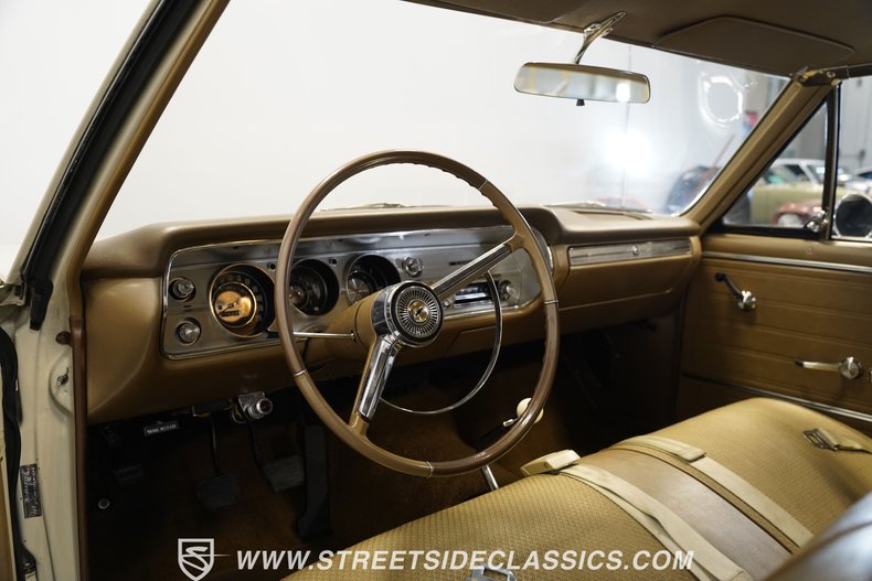 Chevrolet-Malibu-1965-Cameo-Beige-Medium-Saddle-36