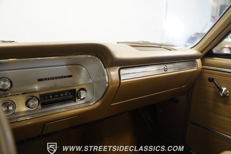 Chevrolet-Malibu-1965-Cameo-Beige-Medium-Saddle-42