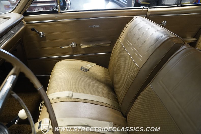 Chevrolet-Malibu-1965-Cameo-Beige-Medium-Saddle-43