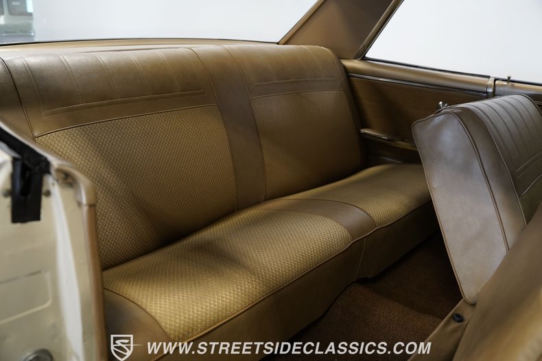 Chevrolet-Malibu-1965-Cameo-Beige-Medium-Saddle-45