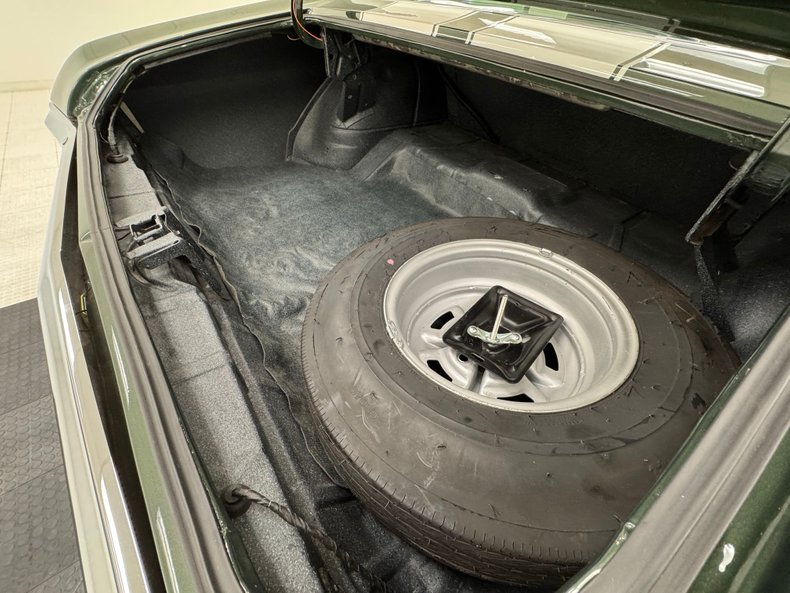 Chevrolet-Malibu-1970-Fathom-Green-Black-29