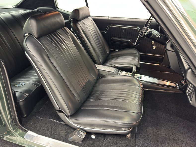 Chevrolet-Malibu-1970-Fathom-Green-Black-35