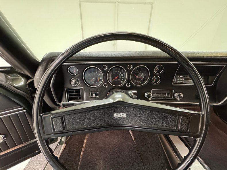 Chevrolet-Malibu-1970-Fathom-Green-Black-36