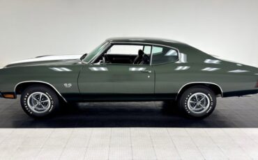 Chevrolet-Malibu-1970-Fathom-Green-Black-49