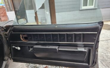 Chevrolet-Malibu-1975-Sedan-12
