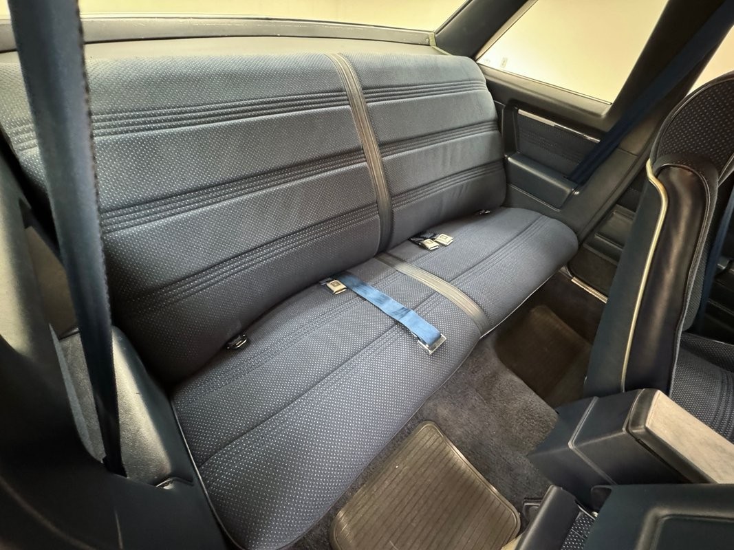 Chevrolet-Malibu-1980-Hardtop-32