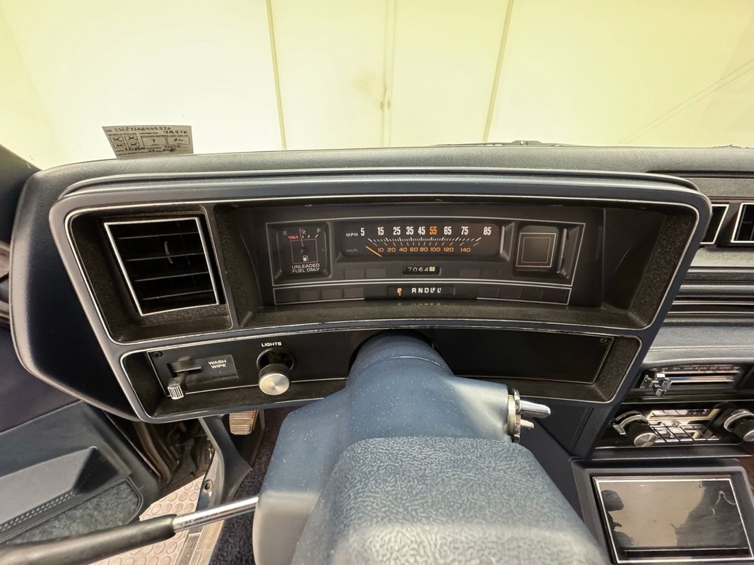 Chevrolet-Malibu-1980-Hardtop-34