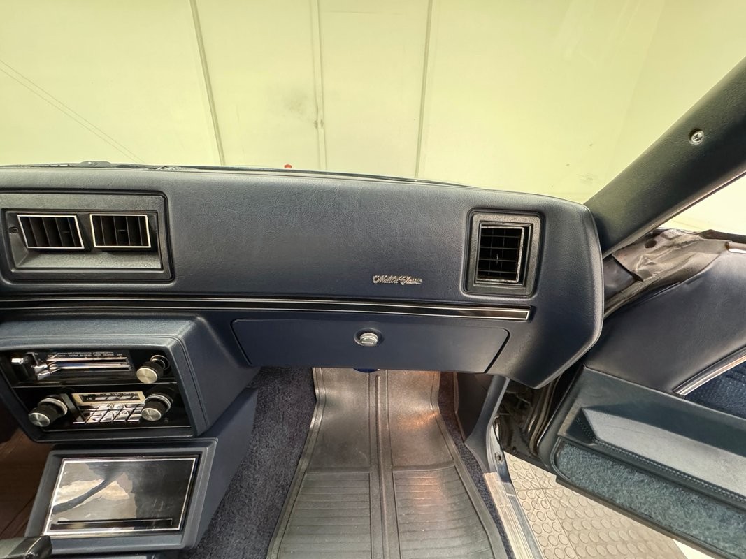Chevrolet-Malibu-1980-Hardtop-37