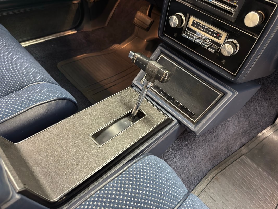 Chevrolet-Malibu-1980-Hardtop-38