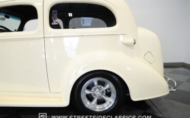 Chevrolet-Master-1936-Cream-Black-11