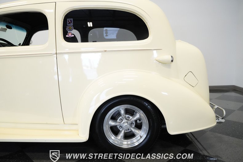 Chevrolet-Master-1936-Cream-Black-11