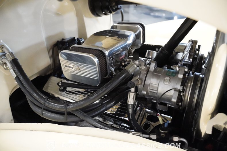 Chevrolet-Master-1936-Cream-Black-12