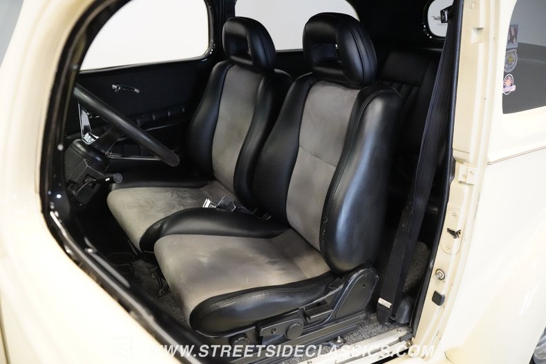 Chevrolet-Master-1936-Cream-Black-15