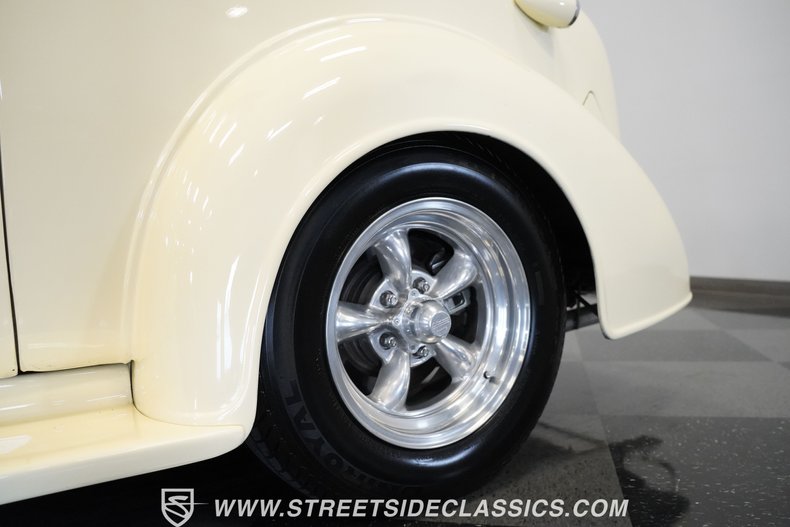 Chevrolet-Master-1936-Cream-Black-21