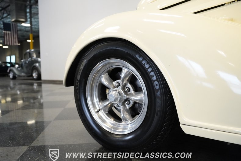 Chevrolet-Master-1936-Cream-Black-22