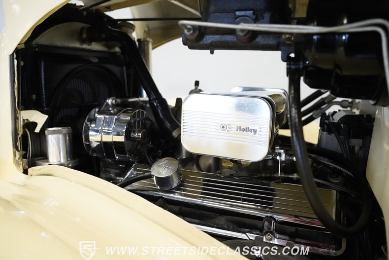 Chevrolet-Master-1936-Cream-Black-25