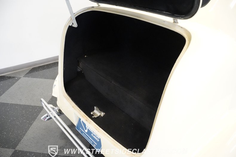 Chevrolet-Master-1936-Cream-Black-28