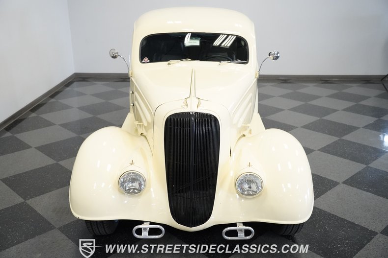 Chevrolet-Master-1936-Cream-Black-3