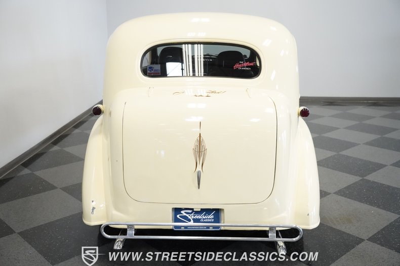 Chevrolet-Master-1936-Cream-Black-30