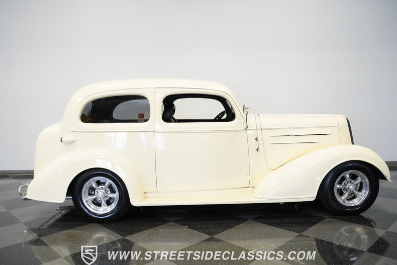 Chevrolet-Master-1936-Cream-Black-36