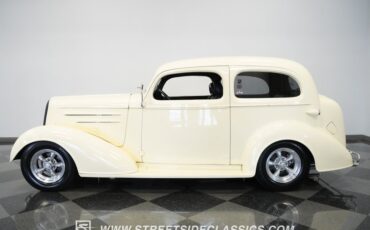 Chevrolet-Master-1936-Cream-Black