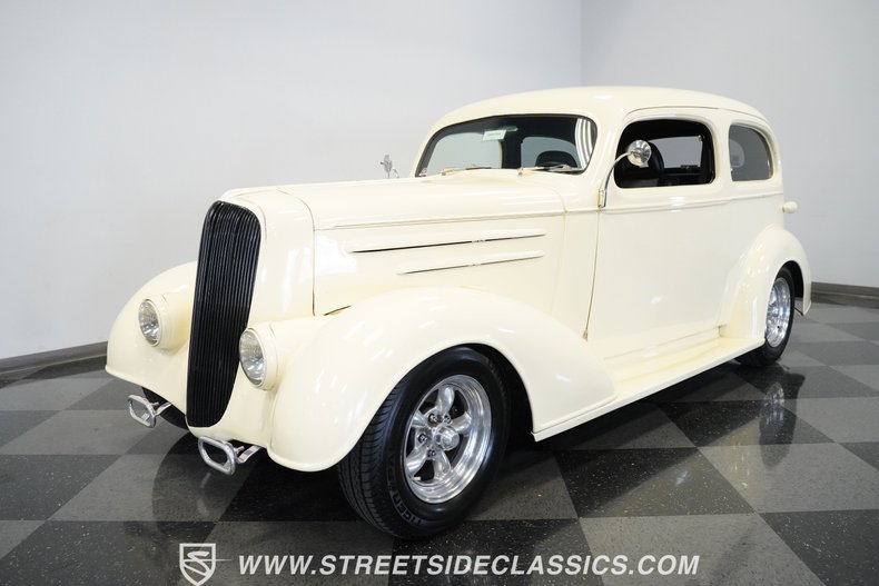 Chevrolet-Master-1936-Cream-Black-4