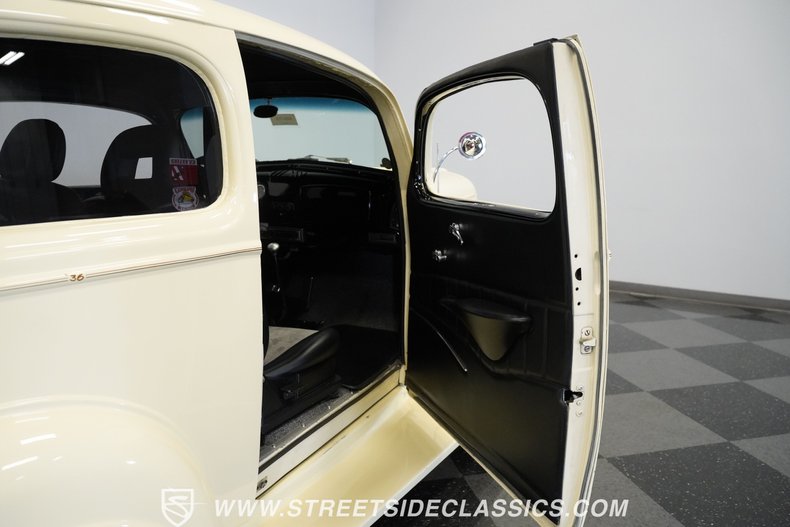 Chevrolet-Master-1936-Cream-Black-41