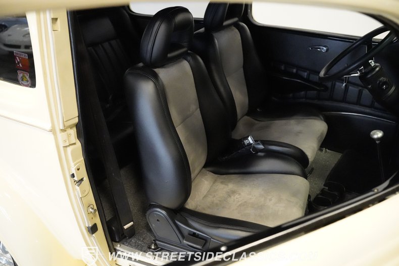 Chevrolet-Master-1936-Cream-Black-42