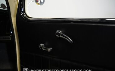 Chevrolet-Master-1936-Cream-Black-45