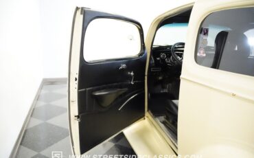 Chevrolet-Master-1936-Cream-Black-46