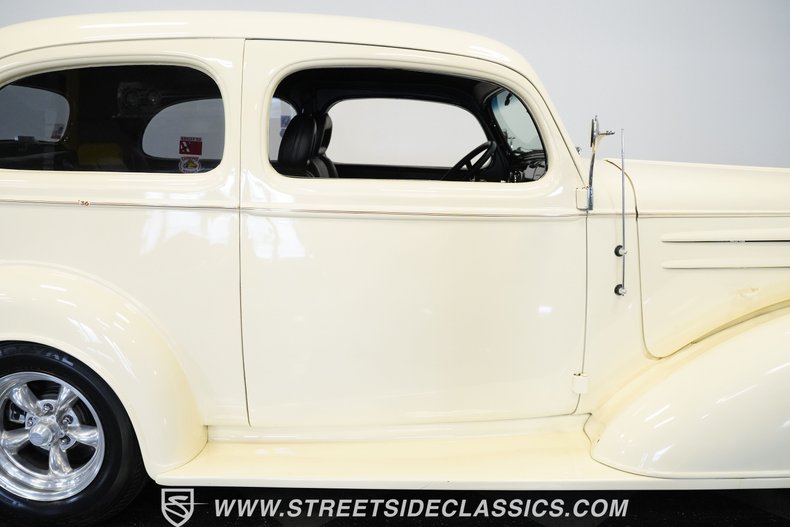 Chevrolet-Master-1936-Cream-Black-47