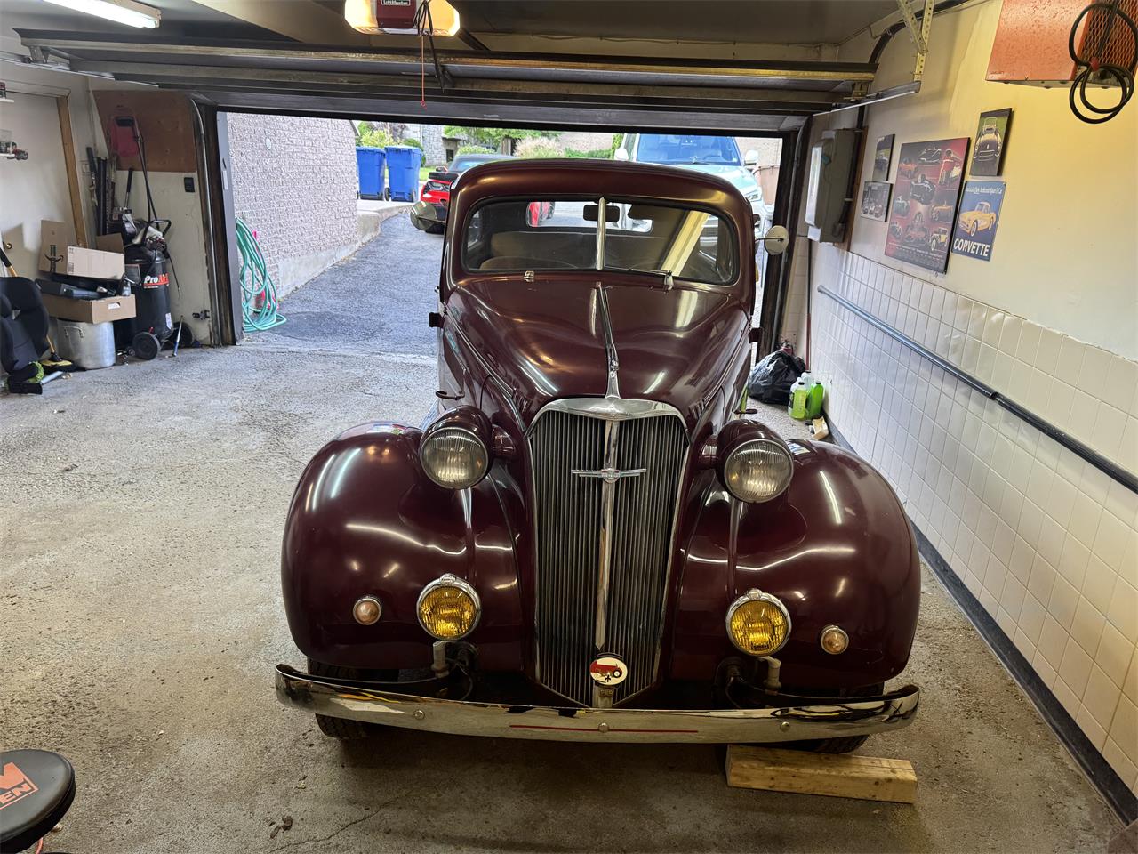 Chevrolet-Master-1937-Burgundy-Beige-1