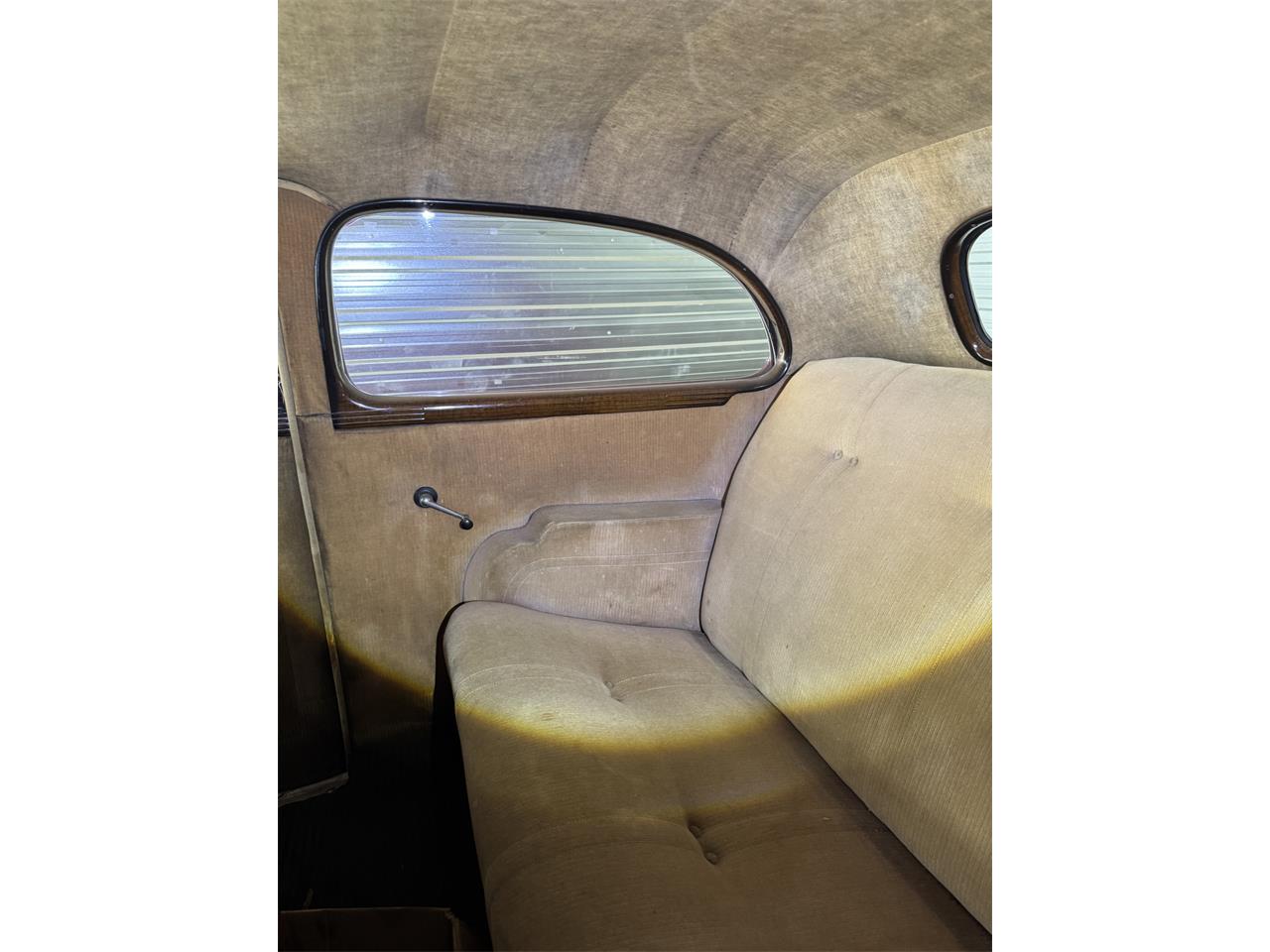 Chevrolet-Master-1937-Burgundy-Beige-14
