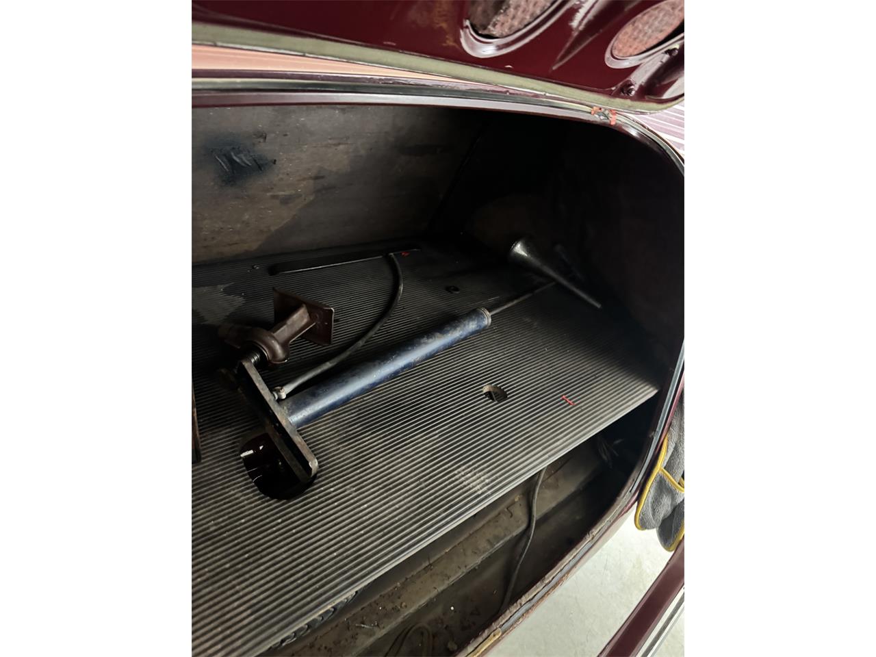 Chevrolet-Master-1937-Burgundy-Beige-20