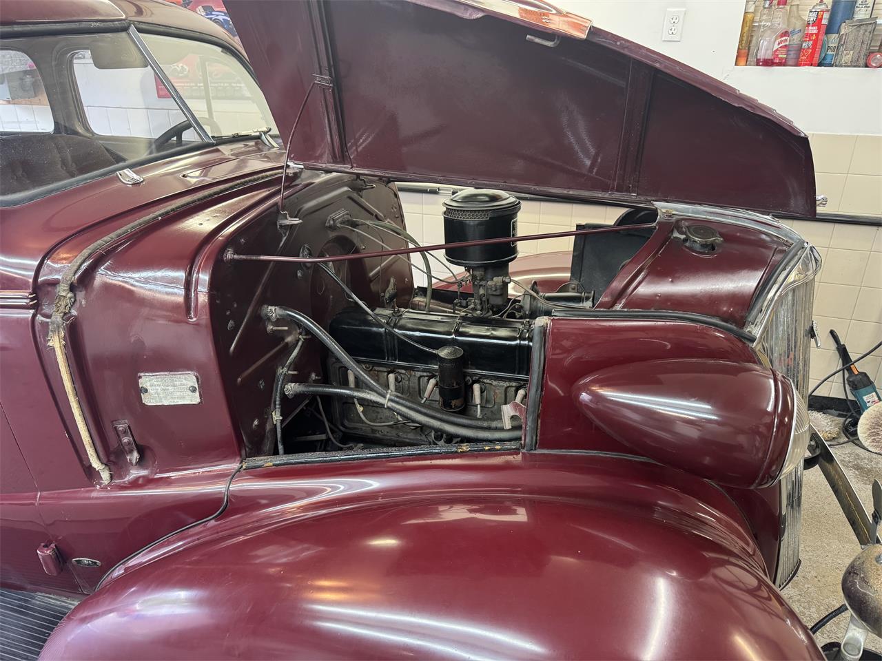 Chevrolet-Master-1937-Burgundy-Beige-26