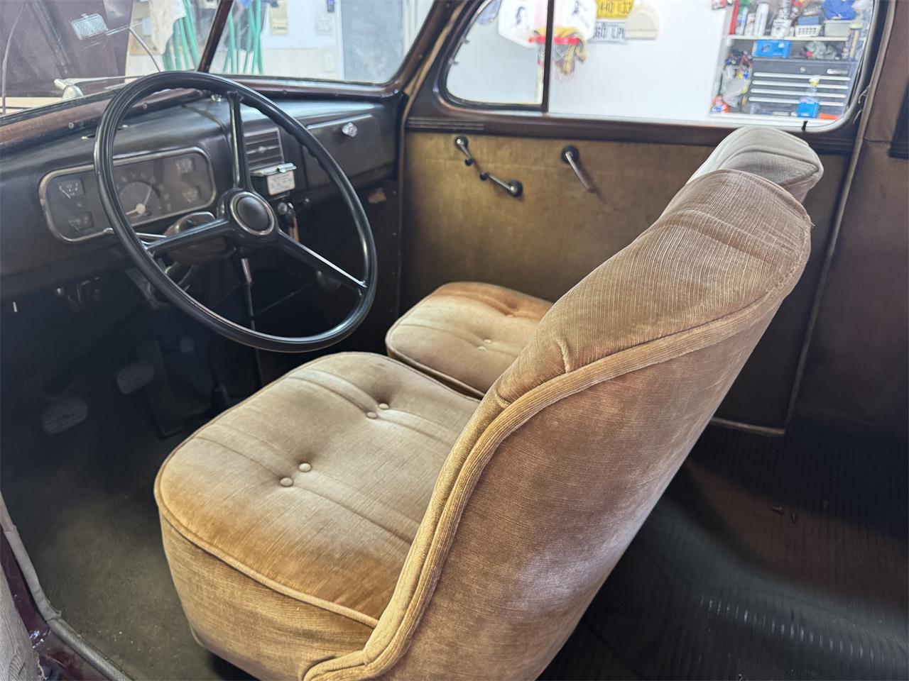 Chevrolet-Master-1937-Burgundy-Beige-29