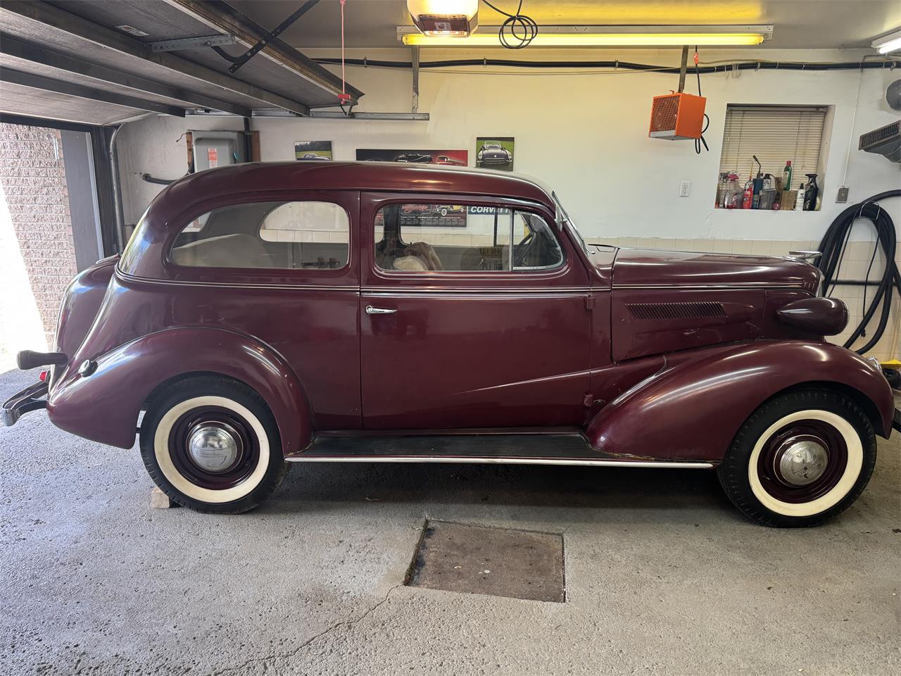 Chevrolet-Master-1937-Burgundy-Beige-3