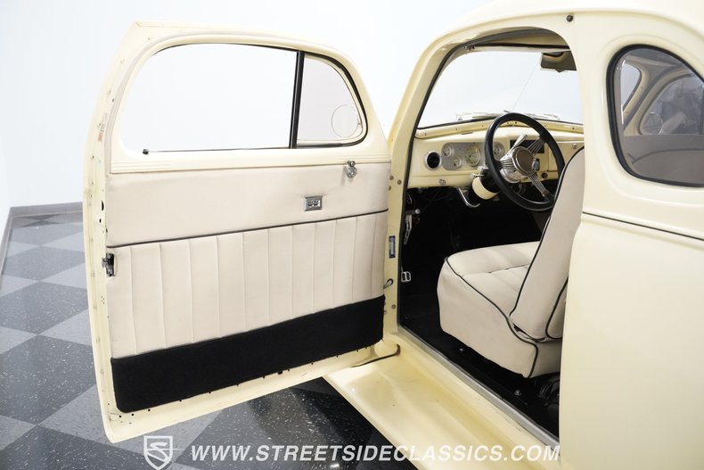 Chevrolet-Master-1938-Butternut-Yellow-Tan-48