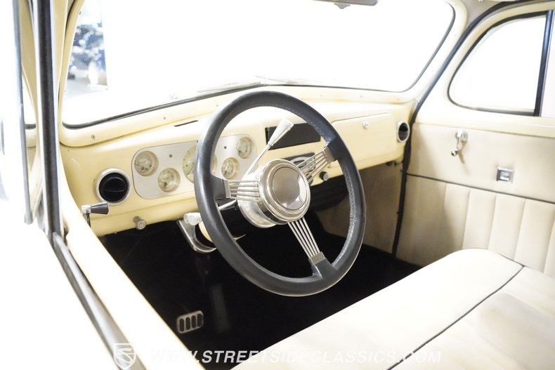 Chevrolet-Master-1938-Butternut-Yellow-Tan-49