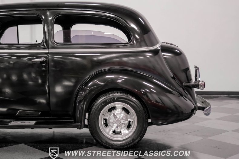 Chevrolet-Master-deluxe-1937-Black-Metallic-Black-32