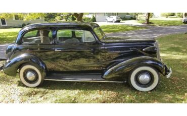Chevrolet-Master-deluxe-1937-Black-Tan-1