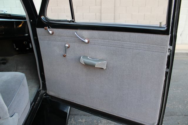 Chevrolet-Master-deluxe-1939-Black-Gray-12