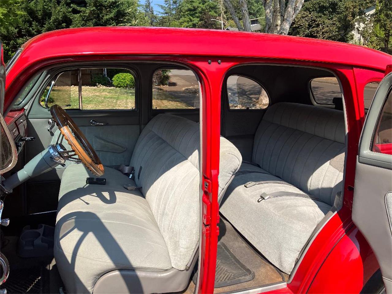Chevrolet-Master-deluxe-1939-Red-Gray-4
