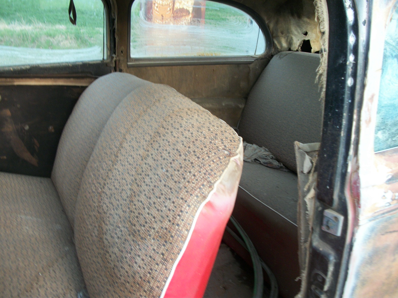 Chevrolet-Master-deluxe-1939-black-tan-16