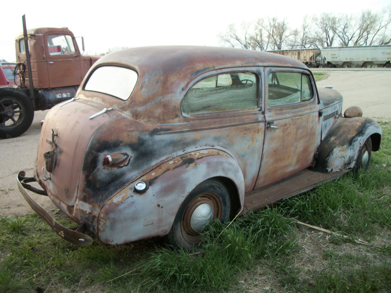 Chevrolet-Master-deluxe-1939-black-tan-4